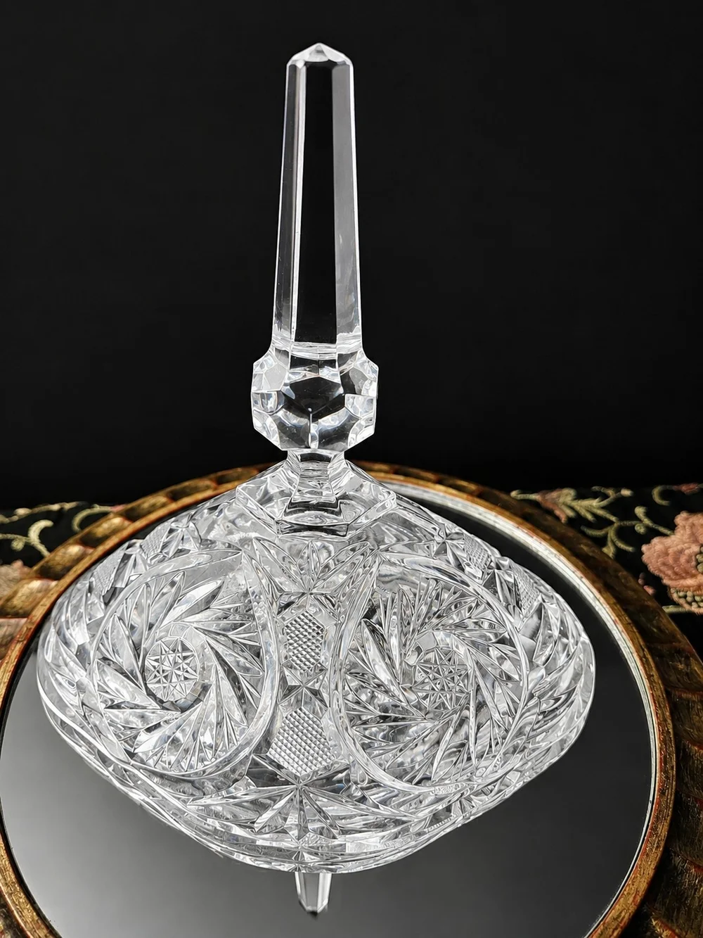 Vintage 1940s HOLLYWOOD REGENCY BRILLANT CUT CRYSTAL CANDY DISH WITH TALL FINIAL